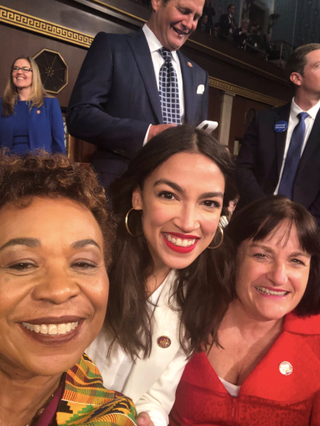 Illustration for article titled The 116th Congress in Barbara Lee Selfies